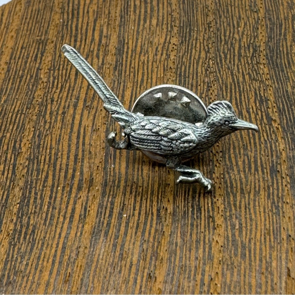 Vintage road runner bird southwest lapel pin signed IFS 772